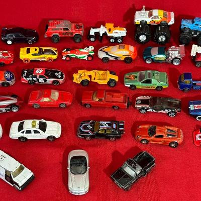 MIXED LOT OF TOY CARS