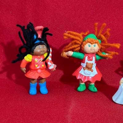 2 CABBAGE PATCH KIDS FIGURES, MISS PIGGY, PEBBLES AND SOME MCDONALDS KIDS MEAL TOYS