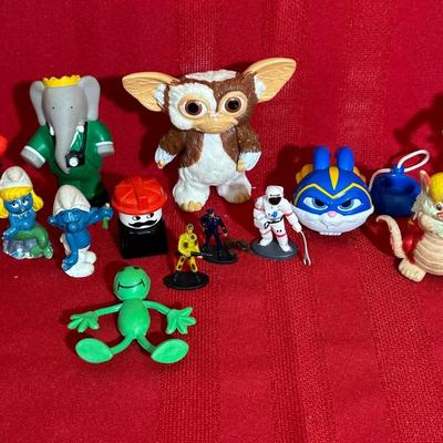 SMURFS, LOONEY TUNES, GIZMO, CAPTAIN SNOWBALL AND MORE KID TOYS