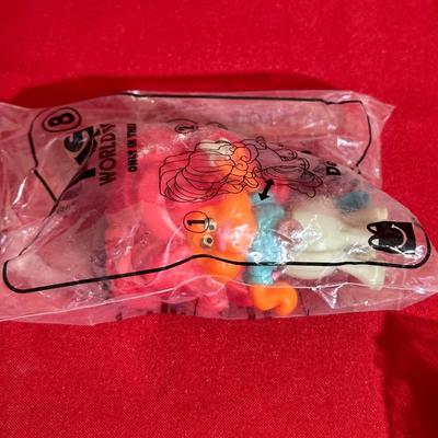 DONNY DOMINO, VINTAGE CHARLIE BROWN FIGURES, SOMA KARATE FIGURES, HUSKY HELPERS AND MORE