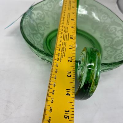 Fostoria Versailles Scroll bowl uranium glass!