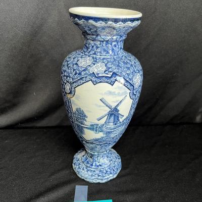 Gorgeous Delft Vase