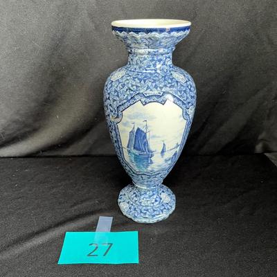Gorgeous Delft Vase