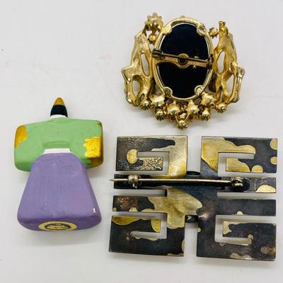 3pc Jewelry Lot 2 Brooch Pins & 1 Miniature Figurine