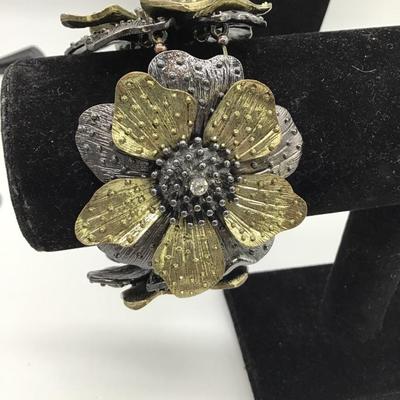 One size flower bracelet