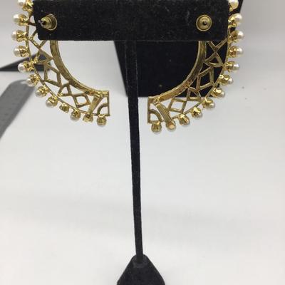 Fashion dangle earrings