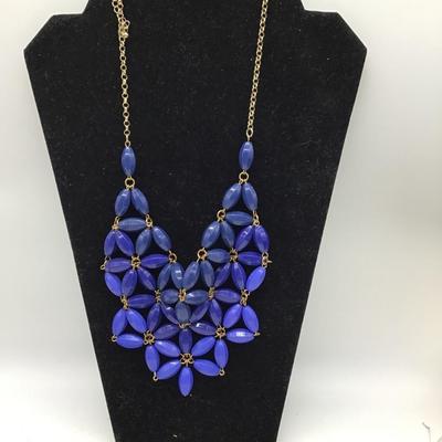 Blue flower design beaded necklace