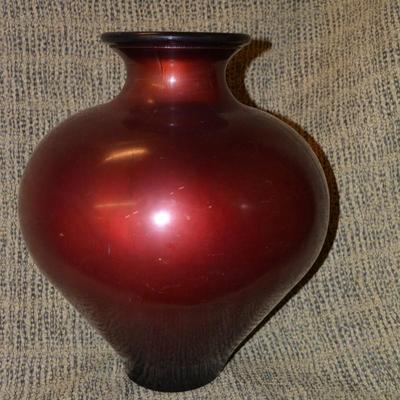 Large Red Glass Urn with Gold Trim 14
