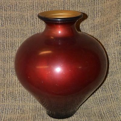 Large Red Glass Urn with Gold Trim 14