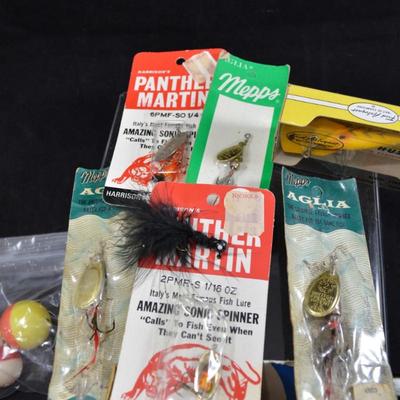 Lot of Vintage Fishing Lures