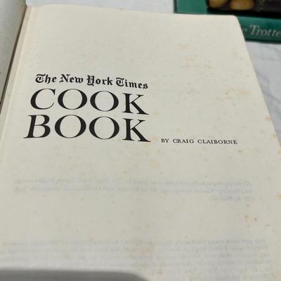 Cookbooks (LR-RG)
