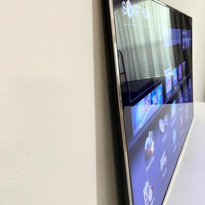 SAMSUNG ~ 46â€ Smart TV ~ *Read Details