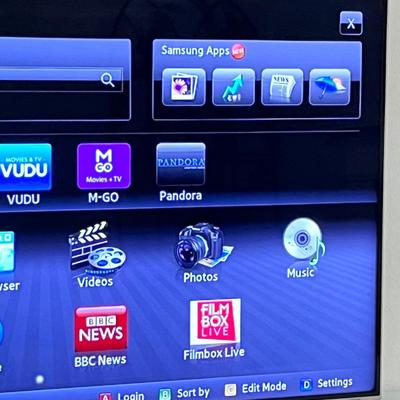 SAMSUNG ~ 46â€ Smart TV ~ *Read Details