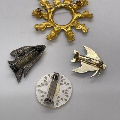 Sea Life Fish Seahorse Sand Dollar Jewelry Pin Lot