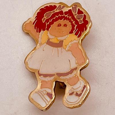 1983 Vintage Doll Cabbage Patch enameled pin