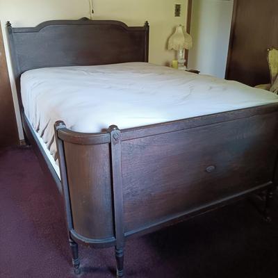 LOT 6: Vintage Wood Bed Frame with Curved Footboard