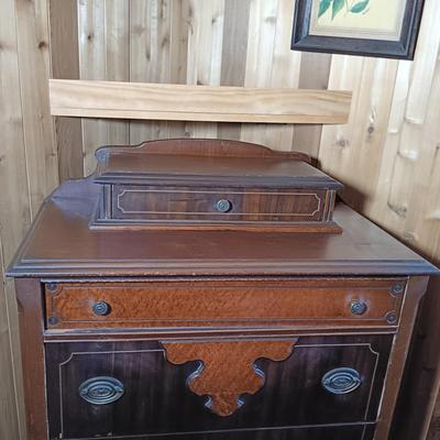 LOT 18: Vintage Chest of Drawers, Miron Furniture Co., Plainfield NJ