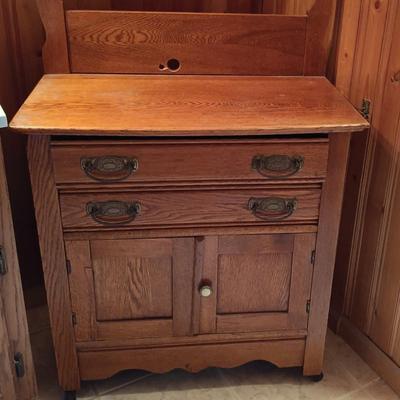 LOT 19: Vintage Oak Washstand - Great Piece for Upcycling??