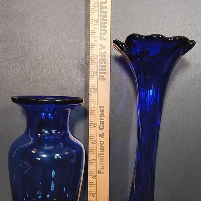 LOT 44: Lenox Swans & Cobalt Blue Vases