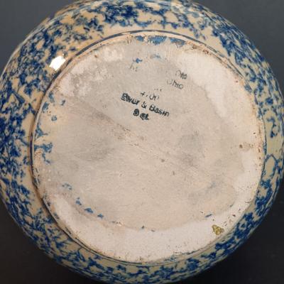 LOT 51: Roseville Robinson Ransbottom Pottery: Pitchers & Basin