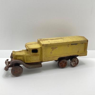 LOT 89: Vintage Cast Iron Delivery Truck