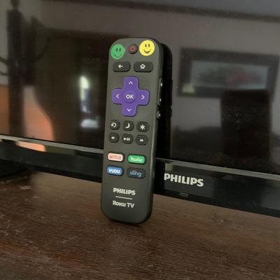 LOT 153: Phillips 32PFL4664/F7 - HD LED Roku TV