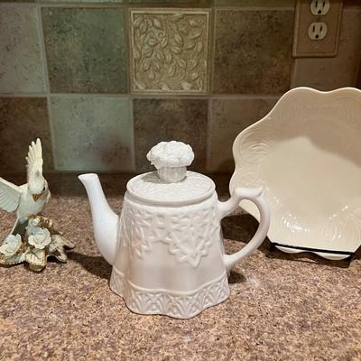 Lenox Cardinal, Teapot and Bowl