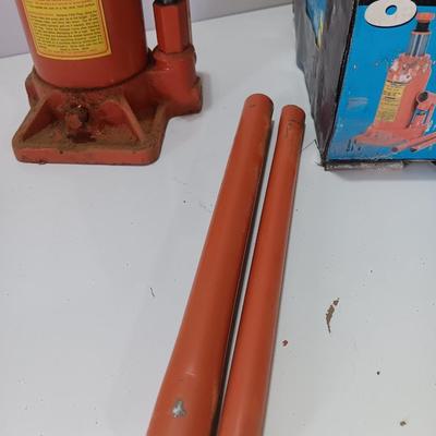 Central Hydraulics 8-ton Hydraulic bottle jack