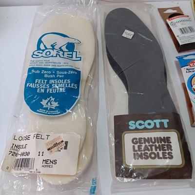 New Sorel felt insoles leather insoles and an assortment of new boot laces.