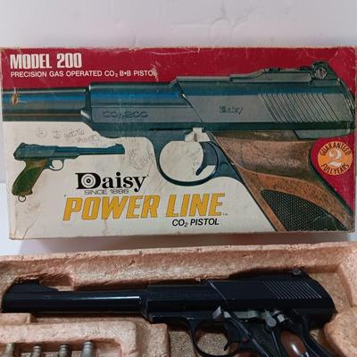 Vintage Daisy bb gun Power line CO2 Pistol Model 200 with original box and accessories