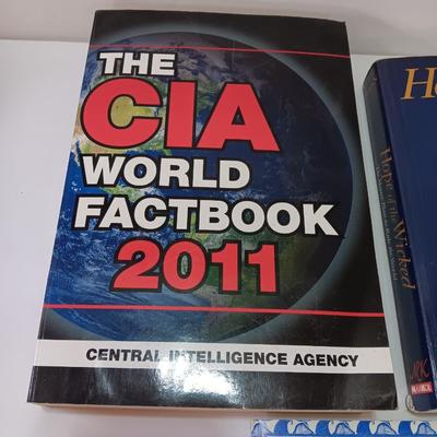 Softback books - The CIA World factbook - The master plan to rule the world - 