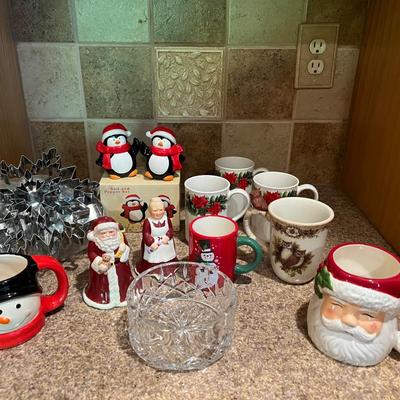 Christmas Mix Mug Lot