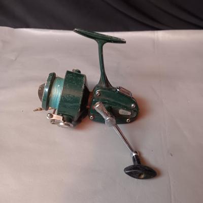 SOUTH BEND 730 & SHAKESPEARE V2100 SERIES FISHING REELS