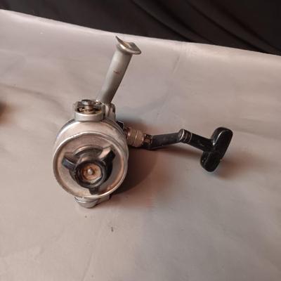 SOUTH BEND 730 & SHAKESPEARE V2100 SERIES FISHING REELS