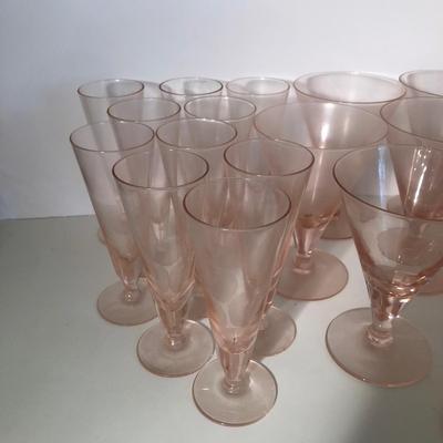 LOT 2D: Vintage Pink Stemmed Glasses in 2 Sizes