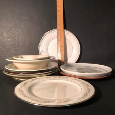 LOT 15K: Mixed China / Pottery Collection - Gorham, Stangl, Pfaltzgraff & Royal Doulton