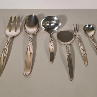 LOT 34G: Vintage Towle Sterling Silver Southwind Flatware Set - Service for 8, Serving Utensils plus Extras (1607gtw)