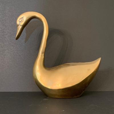 LOT 82 F: Vintage Brass Pair of Swans & Solid Brass Elephant