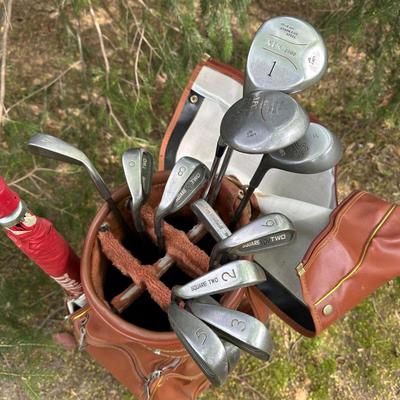 LOT 156P: Vintage Daiwa Golf Bag w/ Left-Handed Clubs & Wilson Umbrella