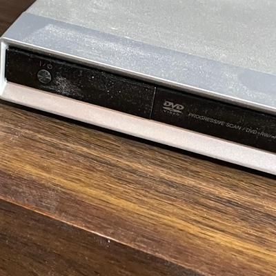 LOT 232X: Sony DVD Player - DVP-NS57P