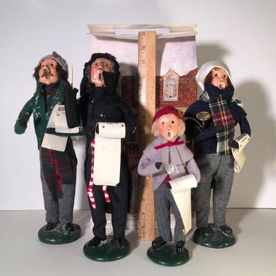 LOT 241G: Byer's Choice The Carolers w/ Box - 1980s/90s Singers