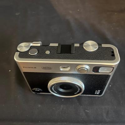 Fujifilm Instax Camera (O-MG)