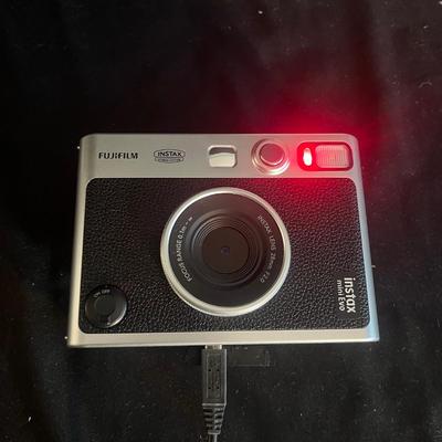 Fujifilm Instax Camera (O-MG)