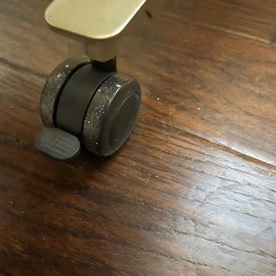 Adjustable Height Desk (O-MG)