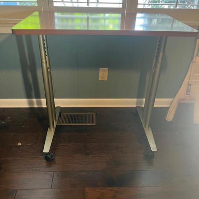 Adjustable Height Desk (O-MG)