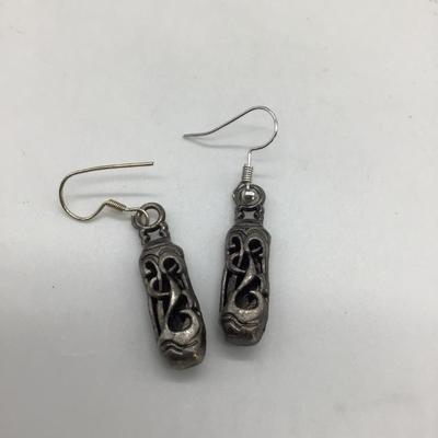 Beautiful design dangle earrings