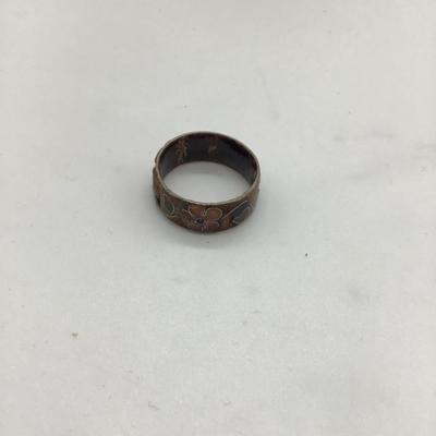 Brown designed flowers ring