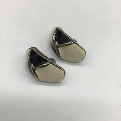 Vintage black and white clip on Earrings