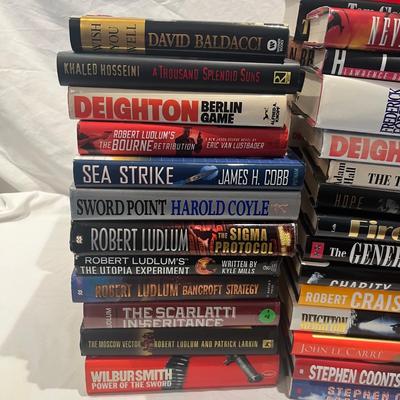 Large Assortment of Hardback Novels - Patterson, Ludlum, Clancy & More (LR-RG)