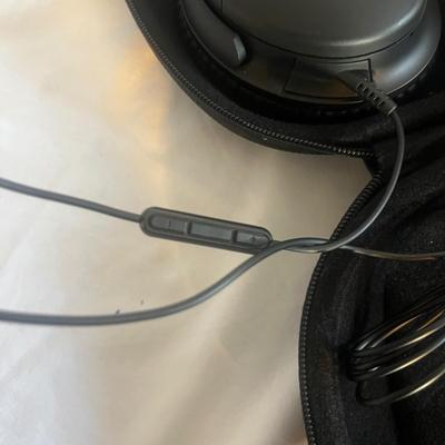 Bose Noise Canceling Headphones & Sennheiser Headphones (O-MG)